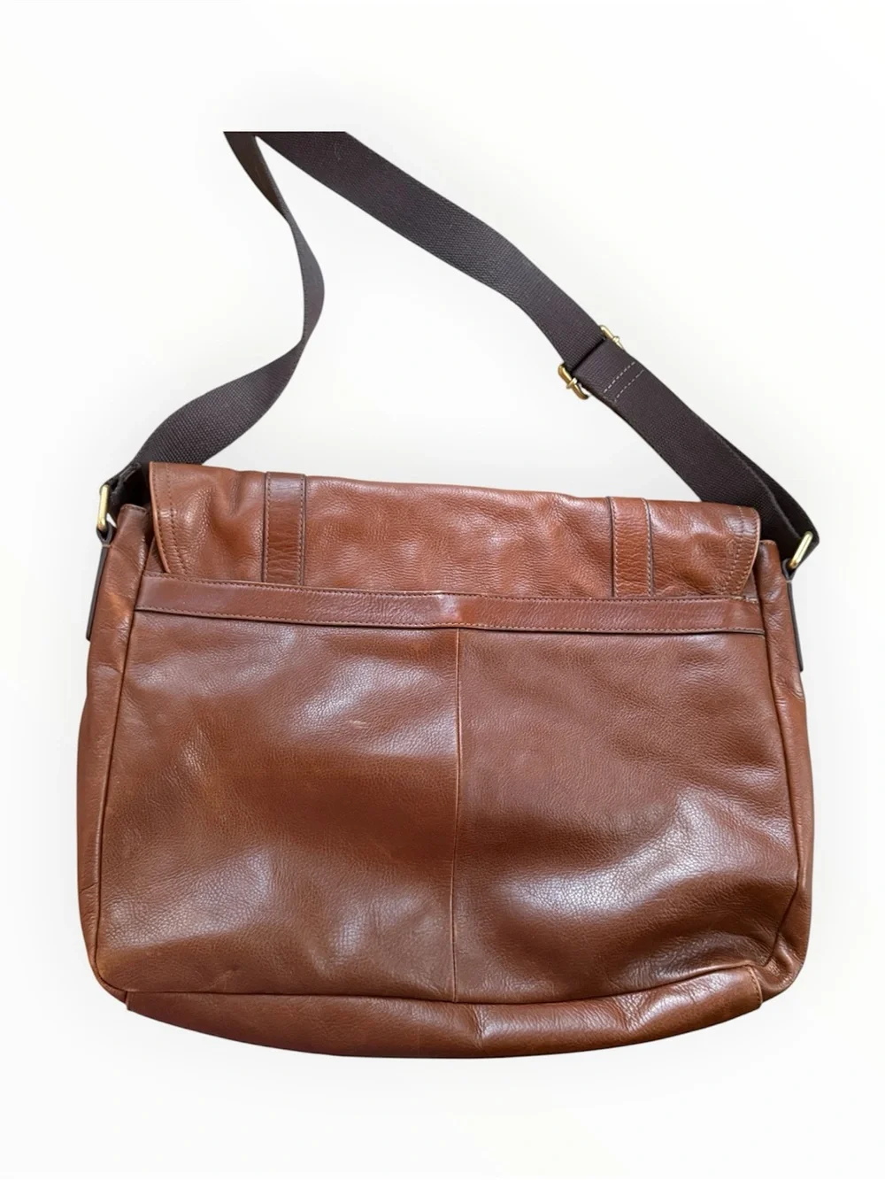 Fossil Travis Leather Messenger Bag in brown leather.